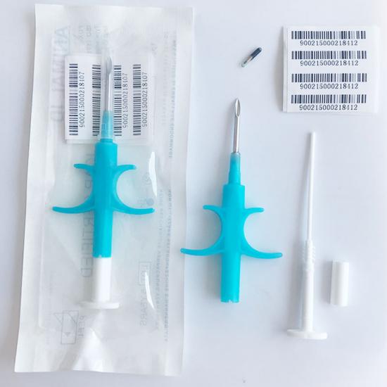 1.25 x 7 mm EM4305 RFID Animal Microchip with Injector | 134.2 kHz