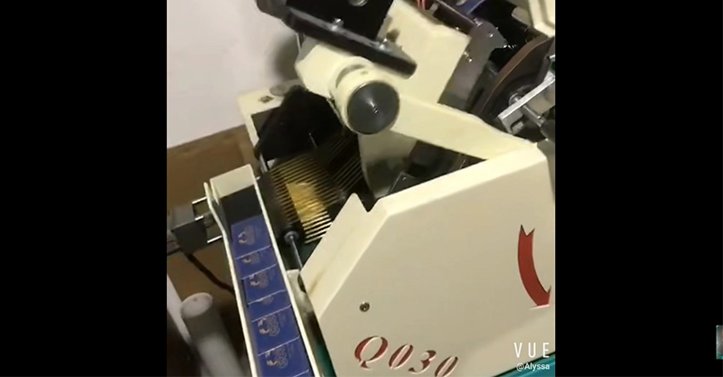 Proceso de estampado en caliente completamente automático para tarjeta inteligente RFID